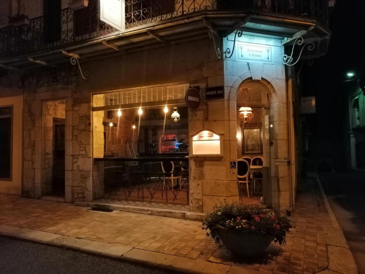 L'Entree Chambres D'Hotes Bar & Restaurant Castillonnès Екстериор снимка