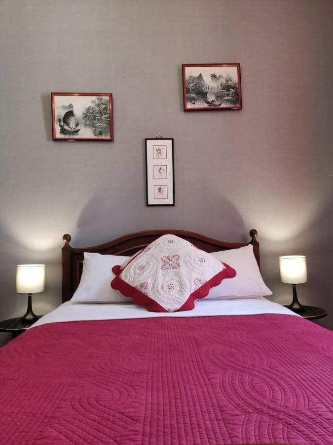 L'Entree Chambres D'Hotes Bar & Restaurant Castillonnès Екстериор снимка