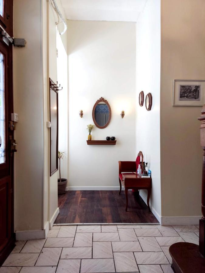 L'Entree Chambres D'Hotes Bar & Restaurant Castillonnès Екстериор снимка