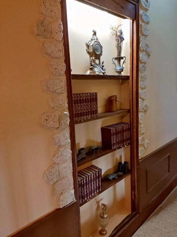 L'Entree Chambres D'Hotes Bar & Restaurant Castillonnès Екстериор снимка