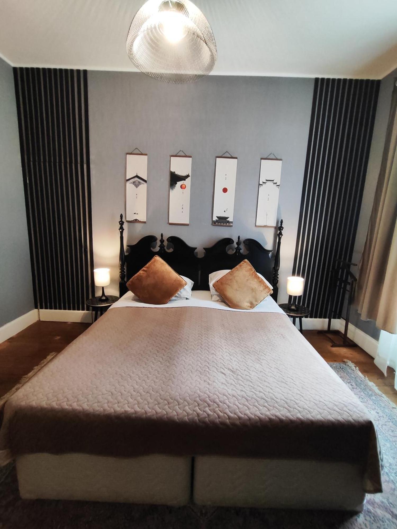 L'Entree Chambres D'Hotes Bar & Restaurant Castillonnès Екстериор снимка