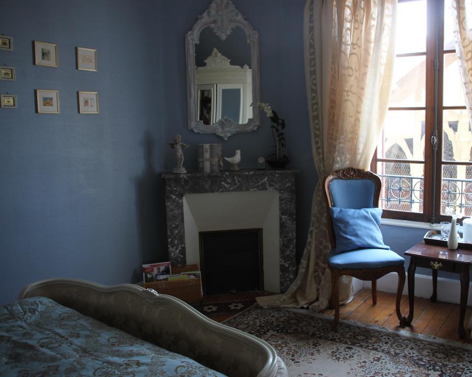 L'Entree Chambres D'Hotes Bar & Restaurant Castillonnès Стая снимка
