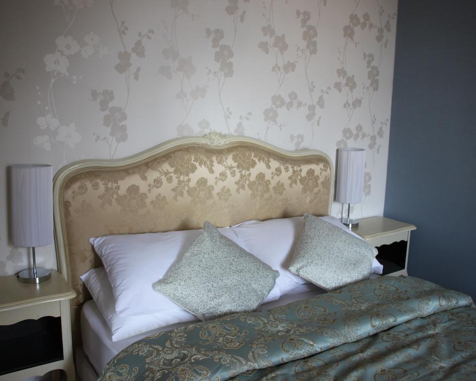 L'Entree Chambres D'Hotes Bar & Restaurant Castillonnès Стая снимка