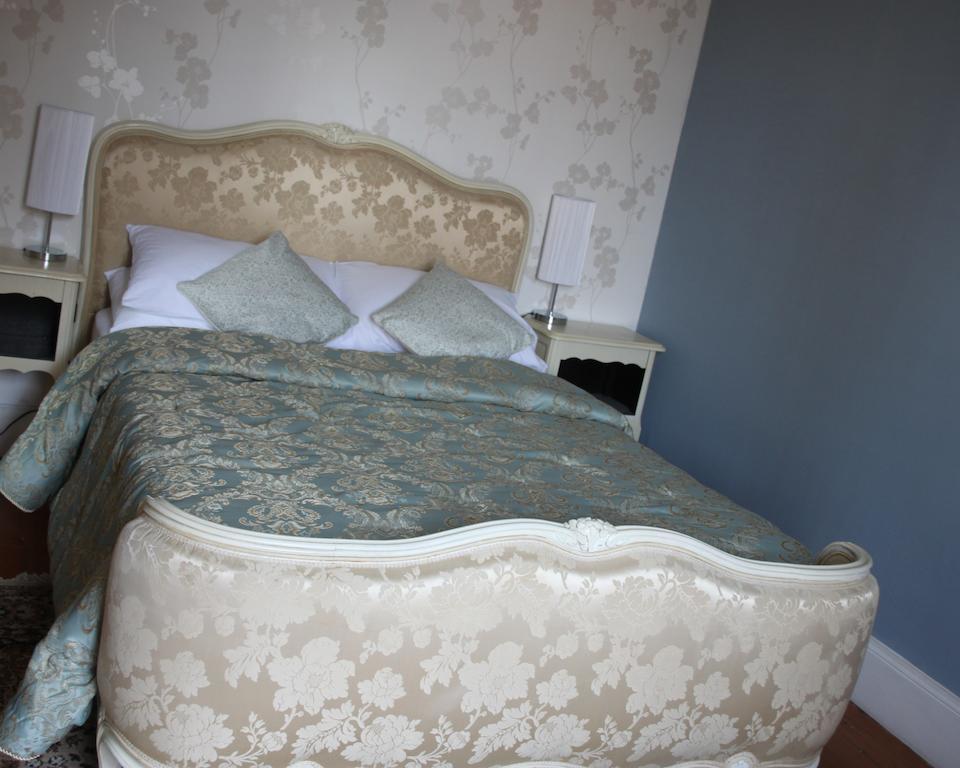 L'Entree Chambres D'Hotes Bar & Restaurant Castillonnès Стая снимка